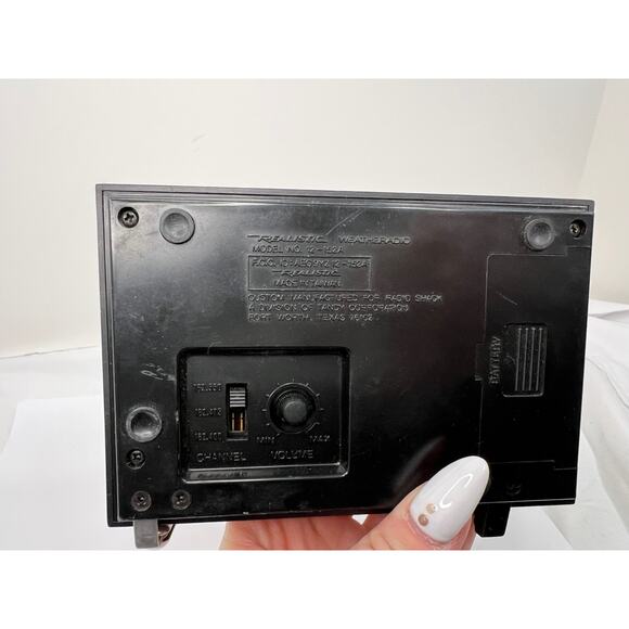 Vintage Realistic Crystal Controlled Weatheradio Radio Model 12-152A - Picture 5 of 7